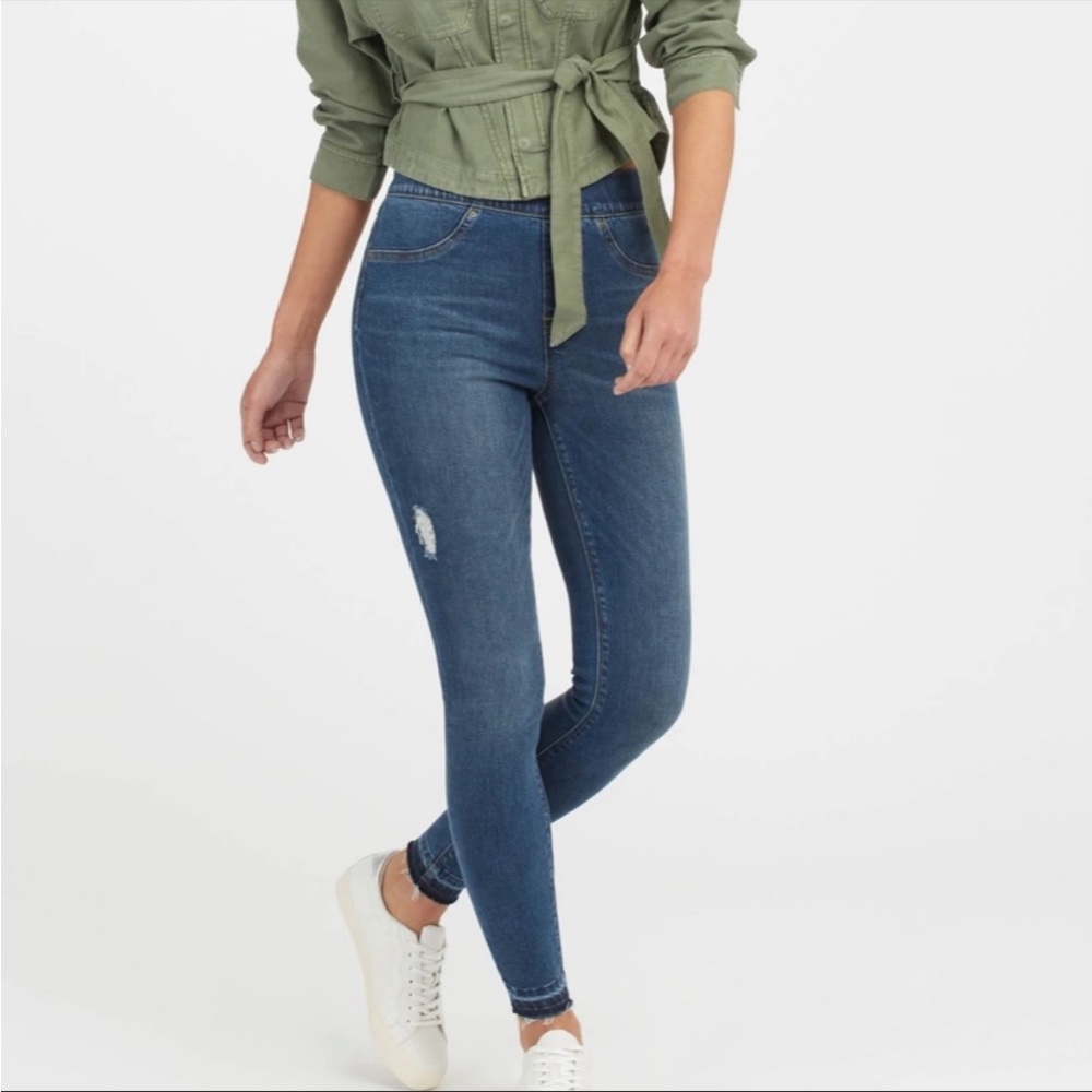 Spanx Jeanish Distressed Raw Hem Legging Pant Small